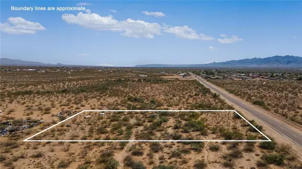 3896 N Laguna RD, Golden Valley, AZ 86413