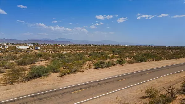 3896 N Laguna RD, Golden Valley, AZ 86413