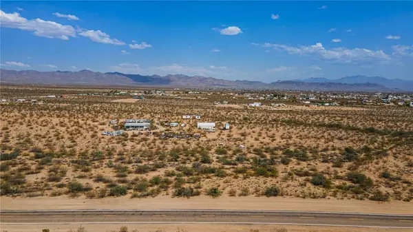 3896 N Laguna RD, Golden Valley, AZ 86413