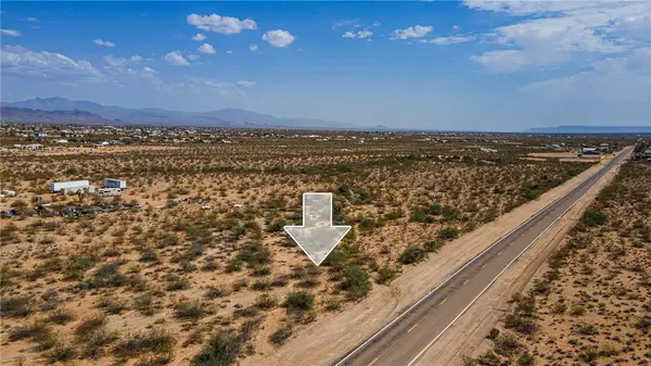 3896 N Laguna RD, Golden Valley, AZ 86413