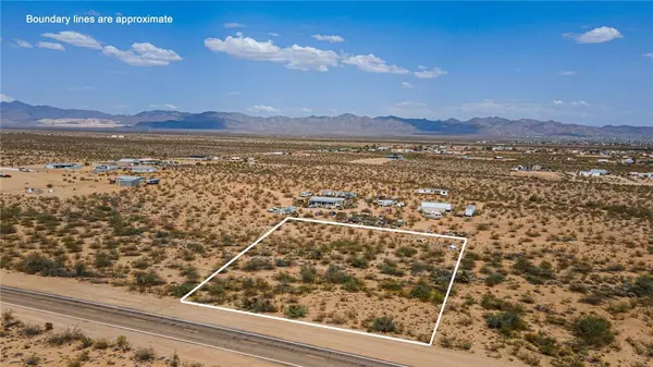 3896 N Laguna RD, Golden Valley, AZ 86413