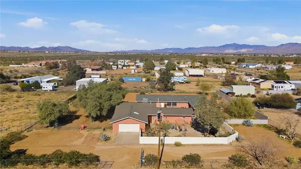 5713 W Crystal DR, Golden Valley, AZ 86413