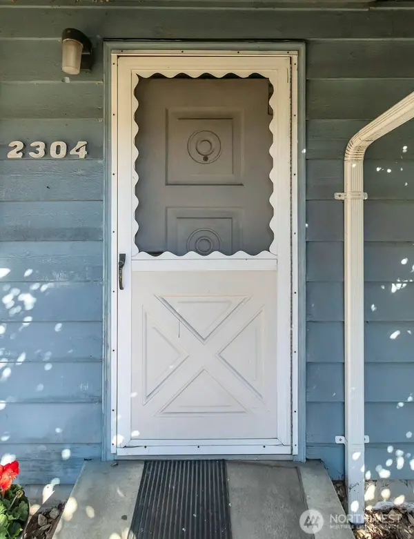 2304 S 300th ST, Federal Way, WA 98003