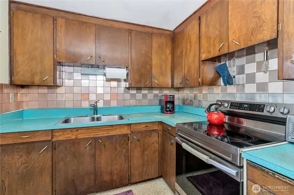 2304 S 300th ST, Federal Way, WA 98003