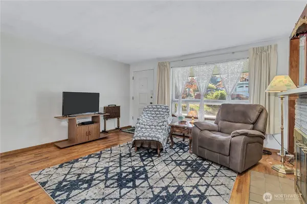 2304 S 300th ST, Federal Way, WA 98003