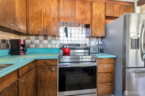 2304 S 300th ST, Federal Way, WA 98003