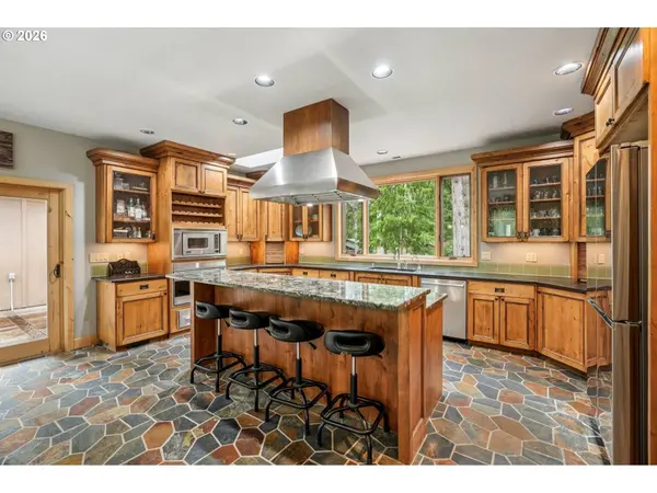 12692 WASHOUGAL RIVER RD, Washougal, WA 98671
