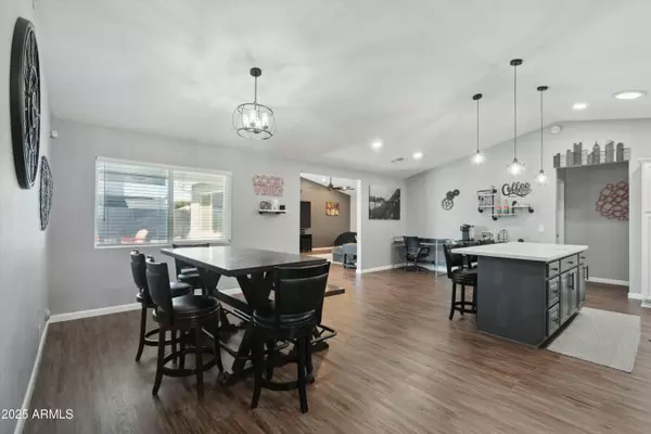 10010 N 64TH Avenue, Glendale, AZ 85302