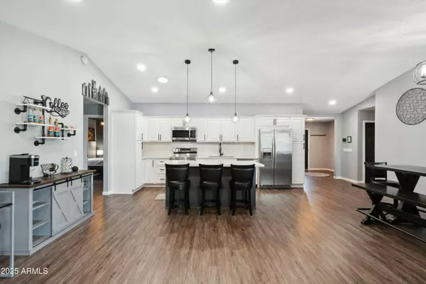 10010 N 64TH Avenue, Glendale, AZ 85302