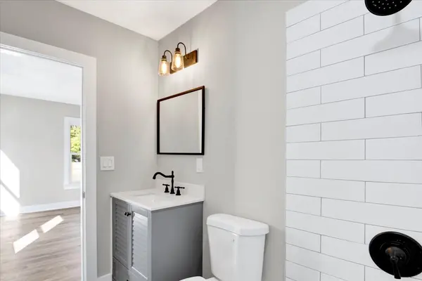 6712 2nd Ave S, Birmingham, AL 35212-1718