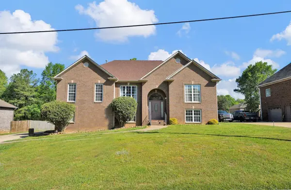 420 Newberry Dr, Pleasant Grove, AL 35127-1626