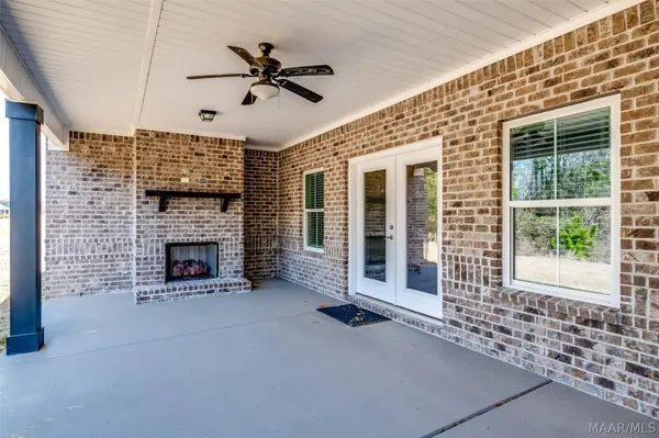 284 Abby LN, Millbrook, AL 36054