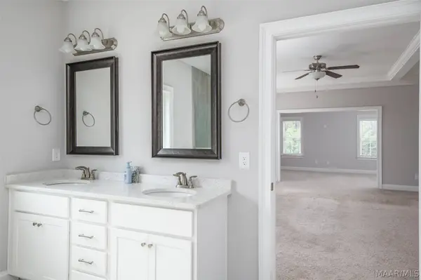284 Abby LN, Millbrook, AL 36054