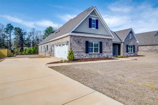 284 Abby LN, Millbrook, AL 36054