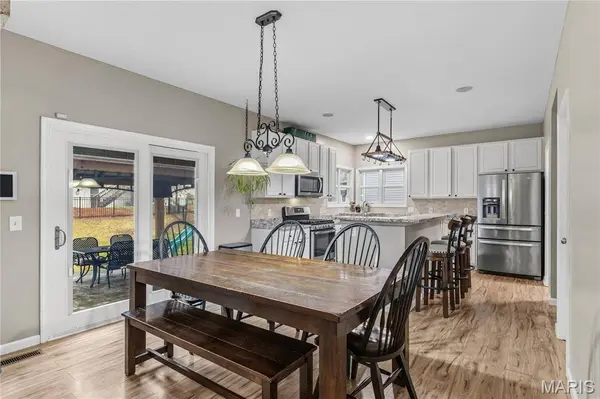 122 Courtfield DR, O'fallon, MO 63366