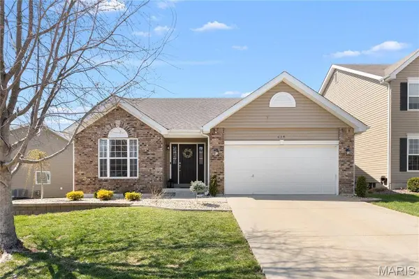 615 Prairiegate CT, Lake St Louis, MO 63367