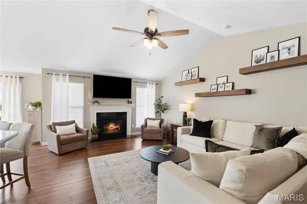 615 Prairiegate CT, Lake St Louis, MO 63367