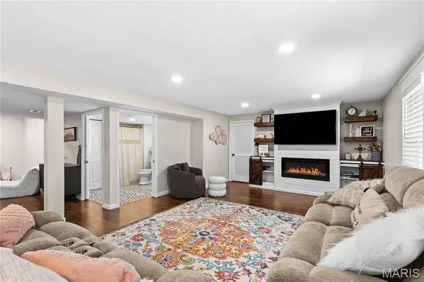 616 Prairiegate CT, Lake St Louis, MO 63367