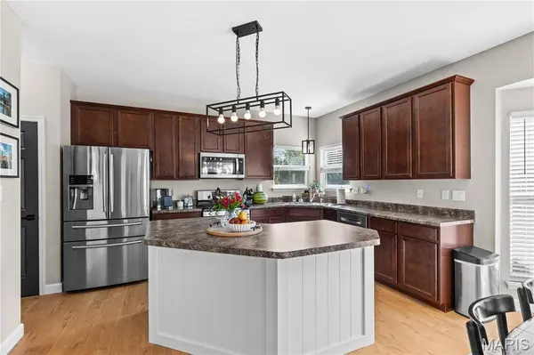 616 Prairiegate CT, Lake St Louis, MO 63367