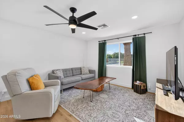 701 N APACHE Drive, Chandler, AZ 85224