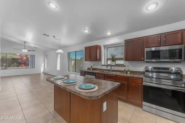10340 W ALBENIZ Place, Tolleson, AZ 85353
