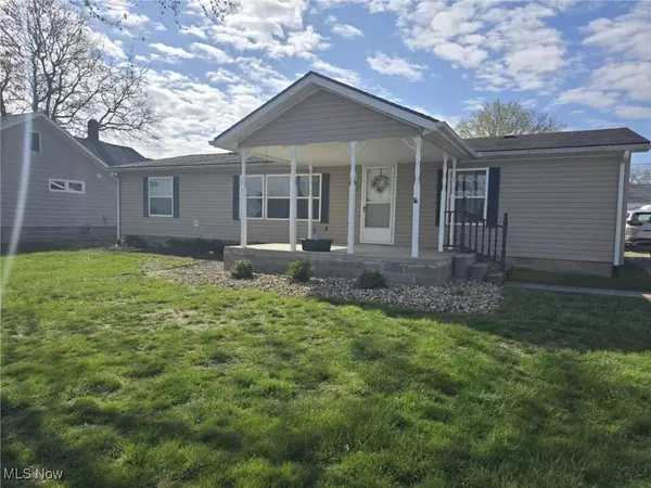 930 Leonard AVE, Zanesville, OH 43701