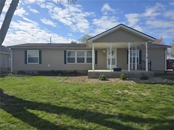 930 Leonard AVE, Zanesville, OH 43701