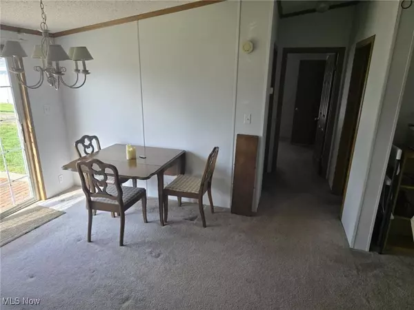 930 Leonard AVE, Zanesville, OH 43701