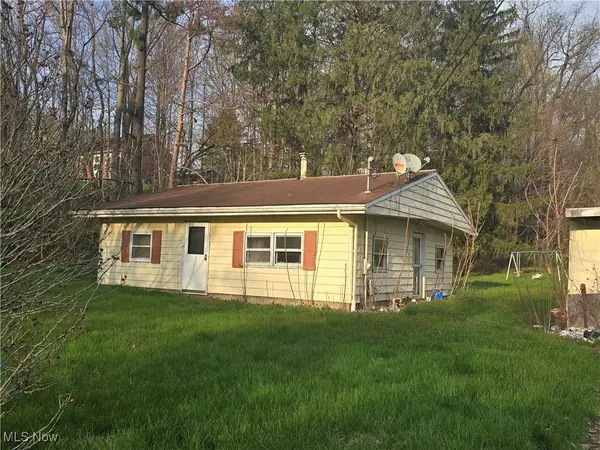 1648 Adamsville RD, Zanesville, OH 43701