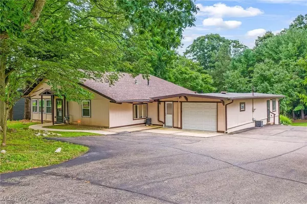 610 Military RD, Zanesville, OH 43701