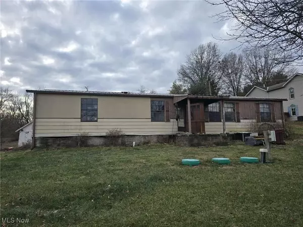 101 N Sundale RD, Norwich, OH 43767