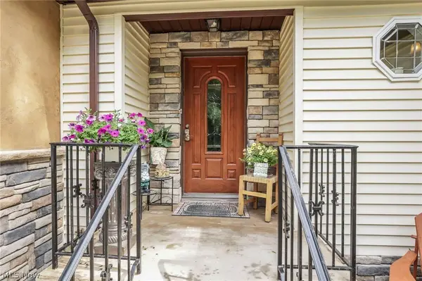225 Sebaugh DR, Zanesville, OH 43701