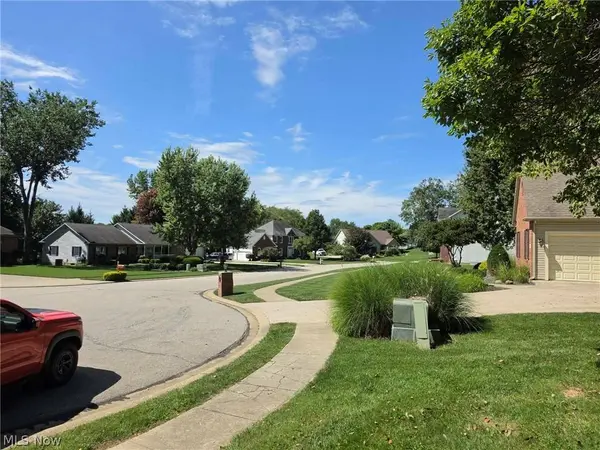1347 Cherry Bark CT, Heath, OH 43056