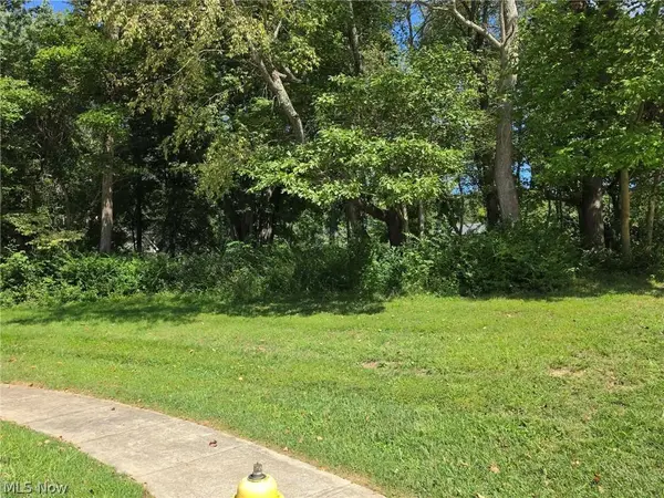 1347 Cherry Bark CT, Heath, OH 43056