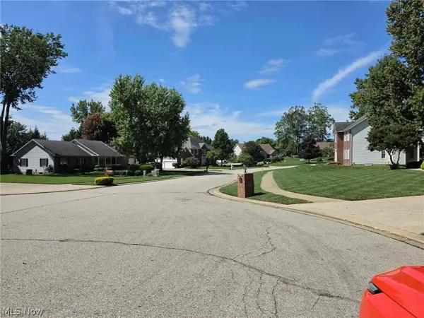 1347 Cherry Bark CT, Heath, OH 43056