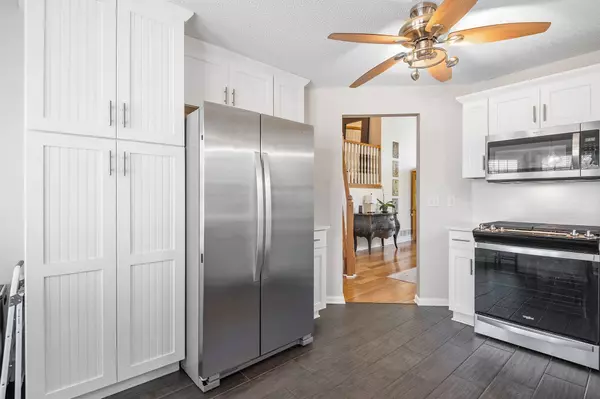 9405 Esk LN, Inver Grove Heights, MN 55077