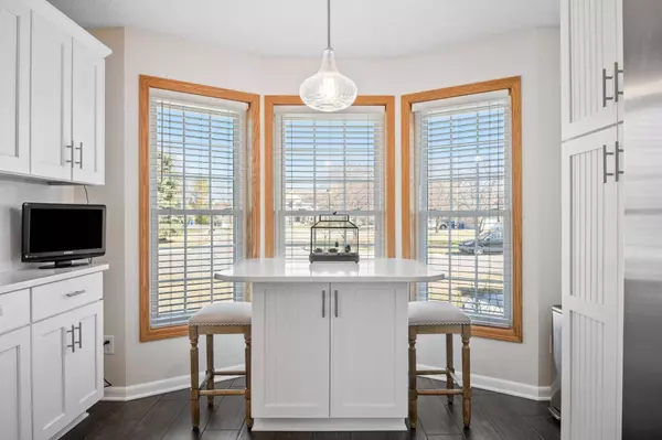 9405 Esk LN, Inver Grove Heights, MN 55077