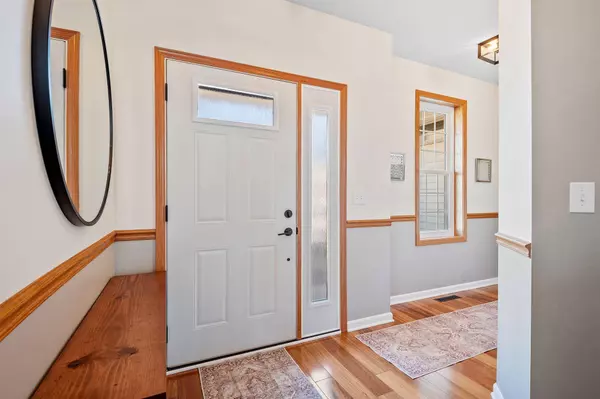 9405 Esk LN, Inver Grove Heights, MN 55077