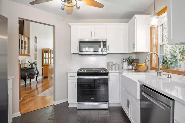 9405 Esk LN, Inver Grove Heights, MN 55077