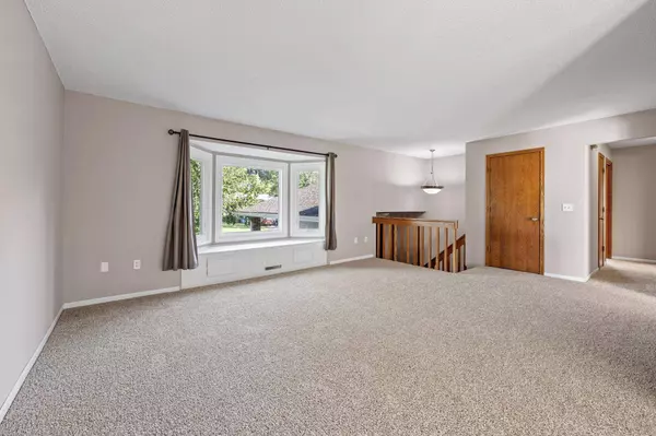 4328 Trenton TRL, Eagan, MN 55123