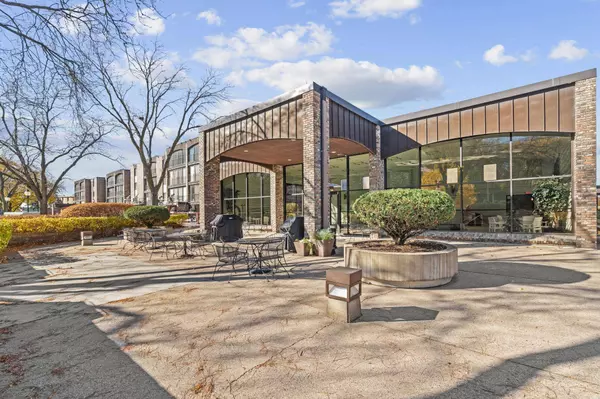 1101 Sibley Memorial HWY #306, Lilydale, MN 55118