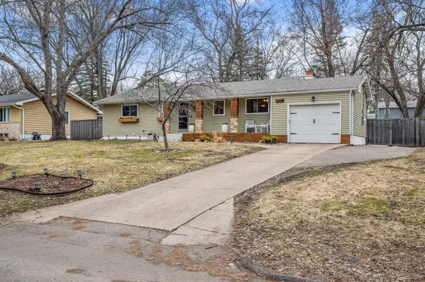 16100 Temple DR, Minnetonka, MN 55345