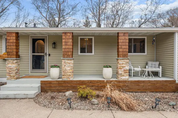 16100 Temple DR, Minnetonka, MN 55345