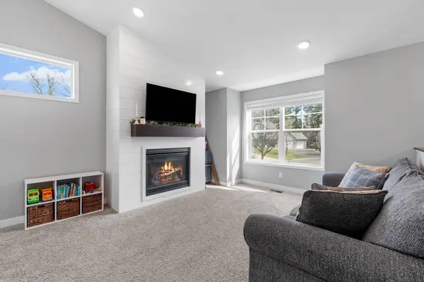 1851 102nd AVE NW, Minneapolis, MN 55433