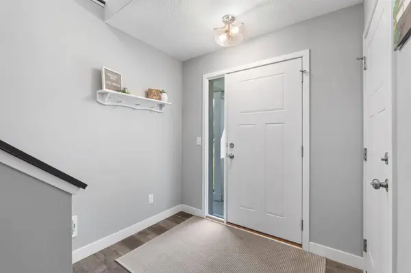 1851 102nd AVE NW, Minneapolis, MN 55433