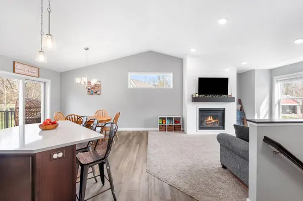 1851 102nd AVE NW, Minneapolis, MN 55433