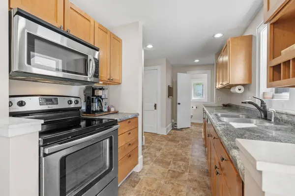 16220 West AVE SE, Prior Lake, MN 55372
