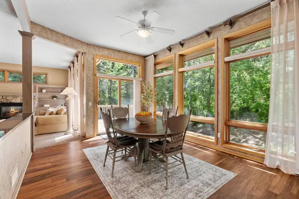 8975 Hunters WAY, Apple Valley, MN 55124