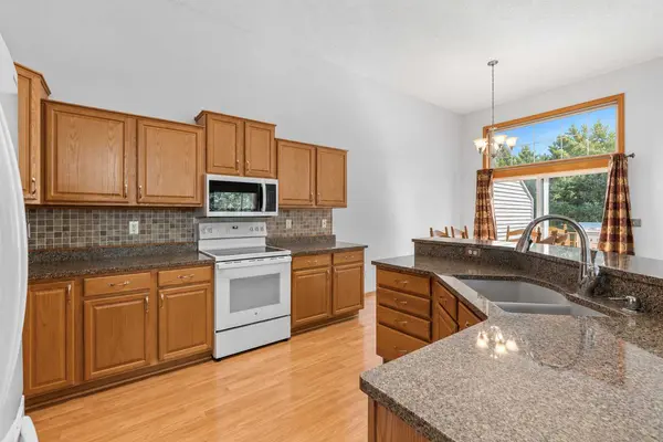 15642 Chasewood CT, Rosemount, MN 55068
