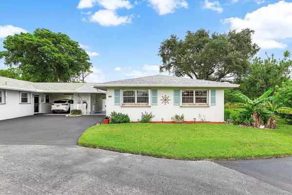 434 Bluebird LN, Delray Beach, FL 33445